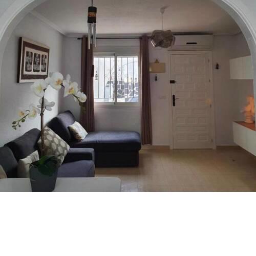 Lovely 2-Bed Villa 15 min drive to the Beach