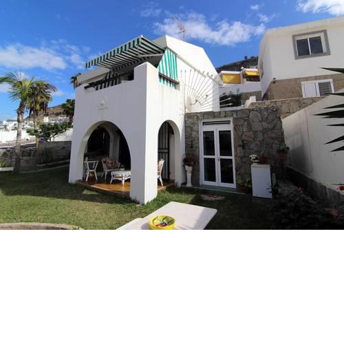 Lovely 2 bedroom house with private garden