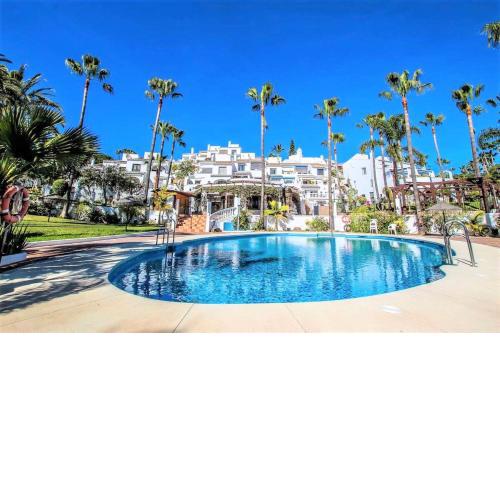 Lovely 2 bedroom in Oasis de Capistrano, Nerja