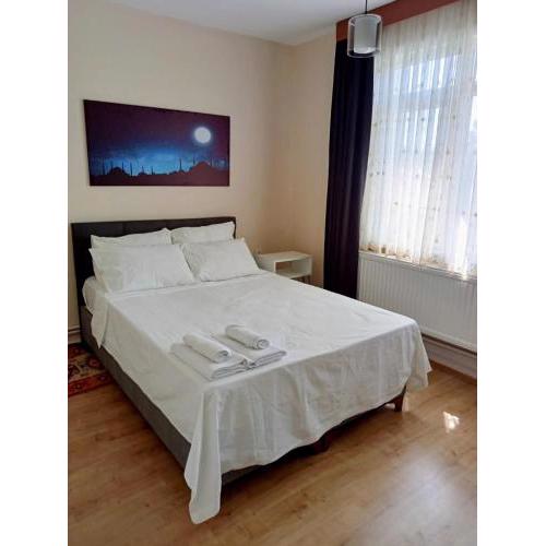Lovely 2 bedroom loft with terrace, center of Kadıköy