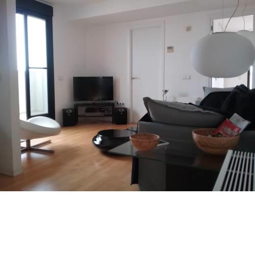 Lovely 2 BR Terrace Wifi Parking AC Heating Attic