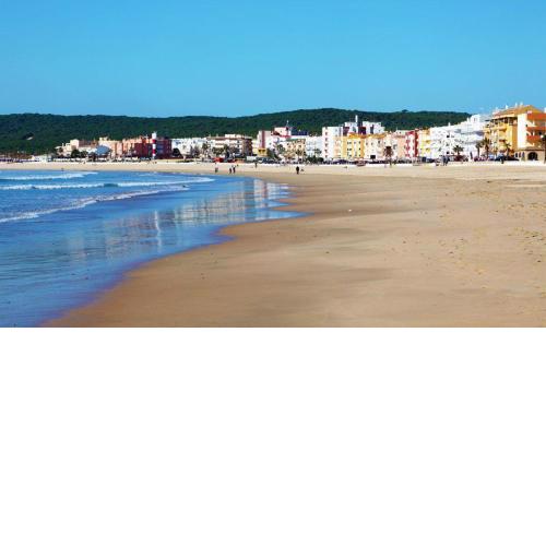Lovely 3-Bed Villa in Facinas for till 6 persons