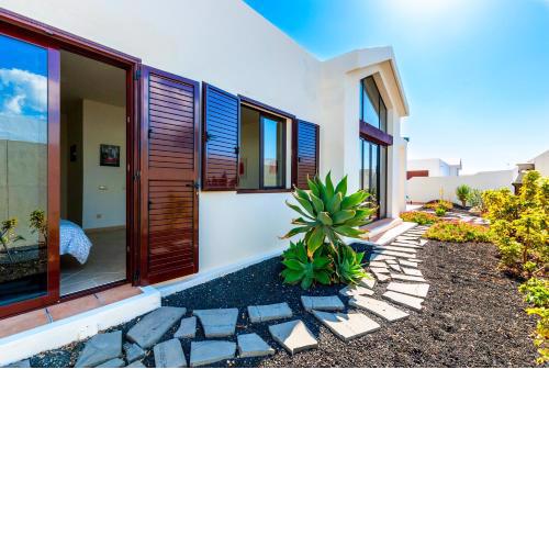 Lovely 3-Bed Villa in Playa Blanca