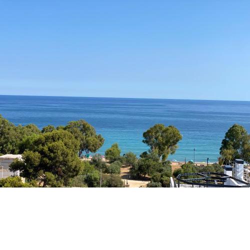 Lovely 4 bed-room Penthouse with Jacuzzi!