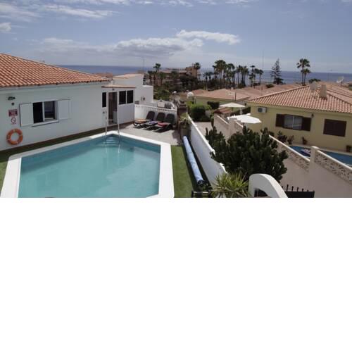 Lovely 4-Bed Villa with ocean views in Sueno Azul