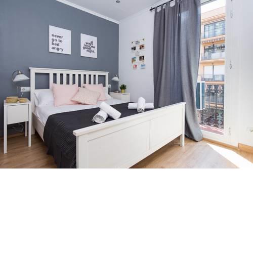 Lovely and Convenient Sagrada Familia Apartment
