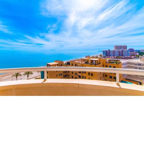 Lovely Apartment Beach Front & Pool