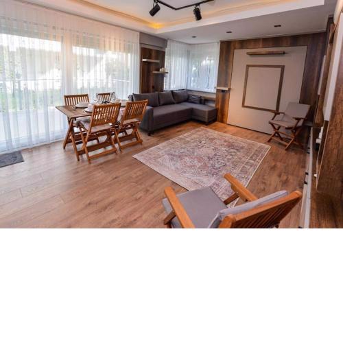 Lovely beach access apartment