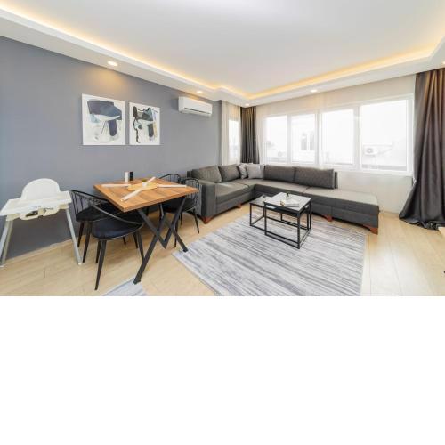 Lovely Central Apartment near Beach in Muratpasa, Antalya