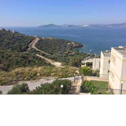 Lovely Flat near Sea with Shared Pool in Milas