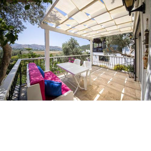 Lovely Flat with Pool and Nature View in Bodrum