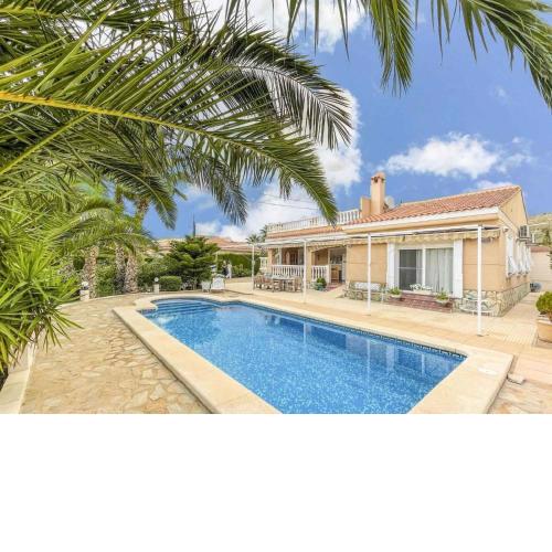 Lovely Holiday Home in Alicante with Private Swimming Pool
