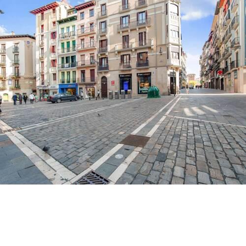 Lovely Holiday Home in Pamplona with Balcony