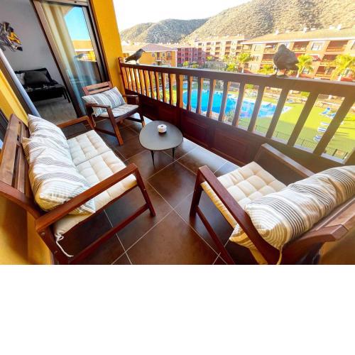 LOVELY MOCAN, Pool, Fast Wi-Fi, Padel Court