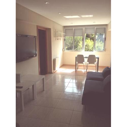 Lovely Three Bedroom Wifi Apartment Near Beach
