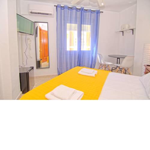 Low cost room Malaga