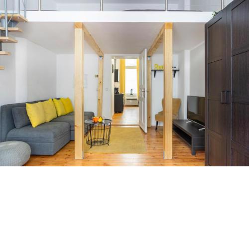 [LR] Renovated +AC+rain shower+wooden floorboards