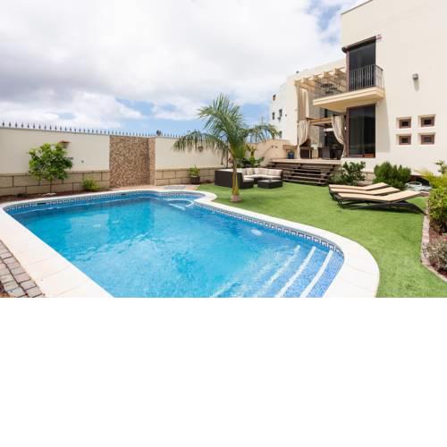 Lujosa villa céntrica con piscina privada