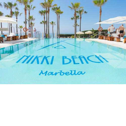 Luminosa y moderna propiedad con vistas al Mar Mediterráneo a 2min