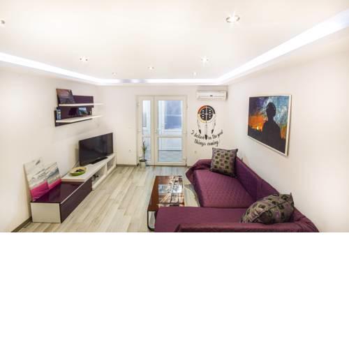 Luna Apartment