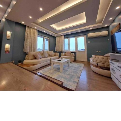 Luxe location 3Bedroom apartment & marvulase view