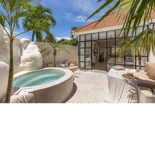 Luxe & Unique honeymoon Bocami Suites- 1 by Azure