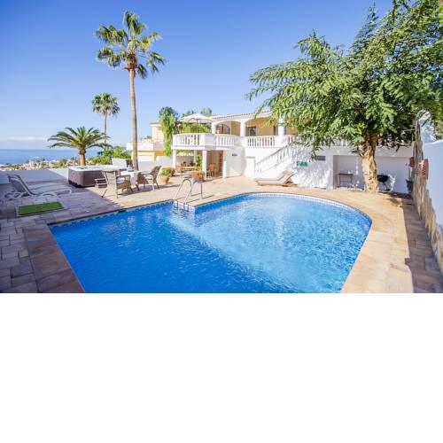 Luxe villa