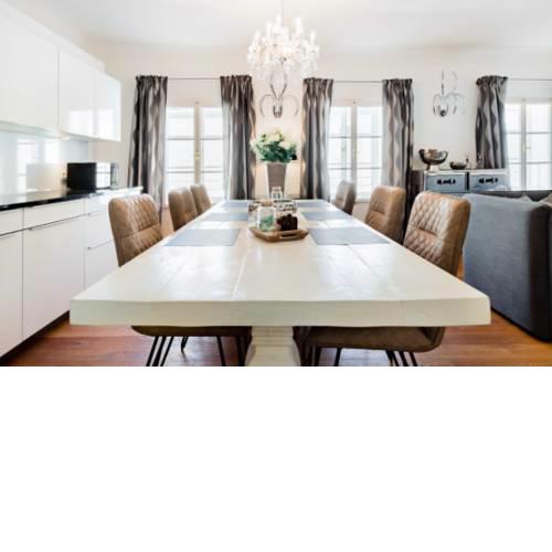 Luxurious 190m2 penthouse in main shopping street