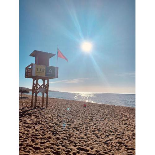 Luxurious 2 bed apartment with amazing beach views