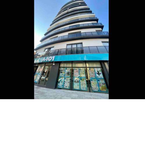 Luxurious 3-Bedroom Apartment with Panoramic Views