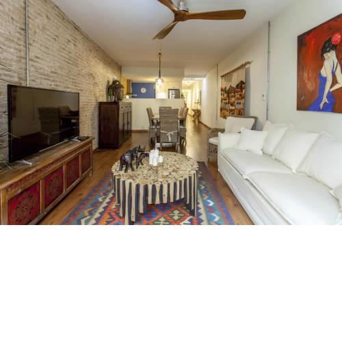 LUXURIOUS & ALLURING HOME IN HISTORIC TOWN (VALENCIA)