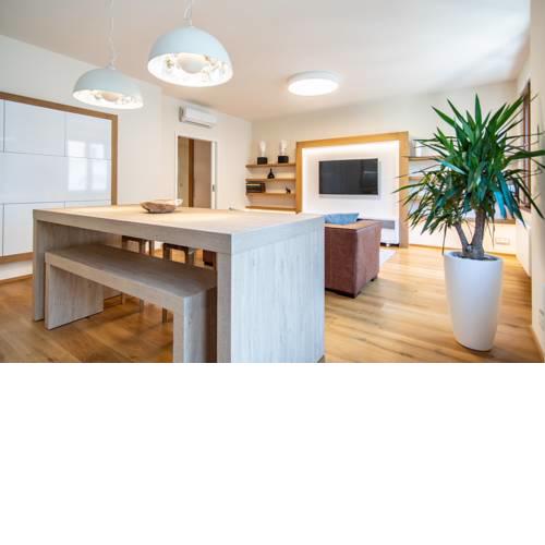 Luxurious and Quiet Apartment near Wenceslas Square by easyBNB