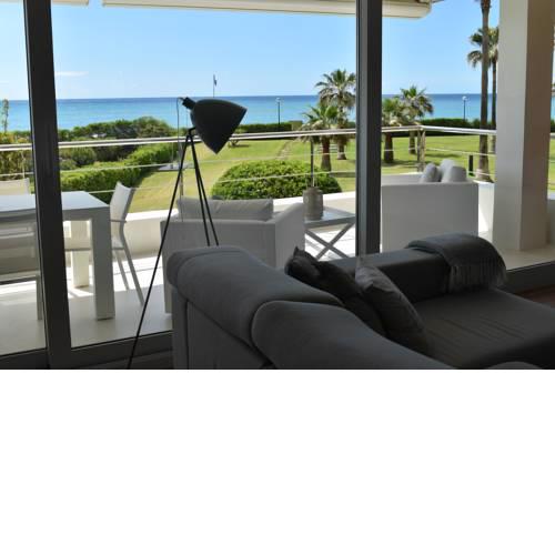 Luxurious Apartment In Front Of The Beach Gava Mar