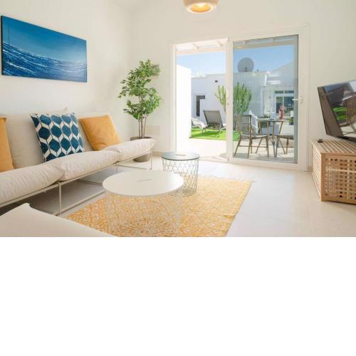 Luxurious Bungalow A2 in a quiet complex with pool 100m from the sea