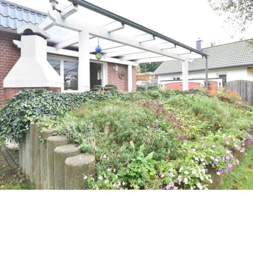 Luxurious Bungalow in Elmenhorst-Lichtenhagen with Garden