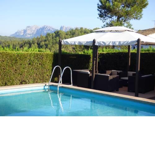 Luxurious Cottage in Sant Salvador de Guardiola with Pool