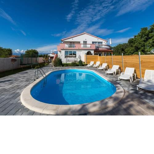 Luxurious Holiday Home in Galovac with Swimming Pool