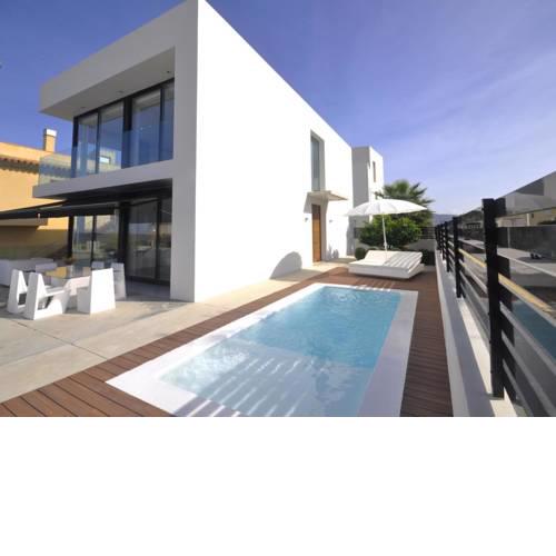 Luxurious Holiday Home with Pool in Balearic islands