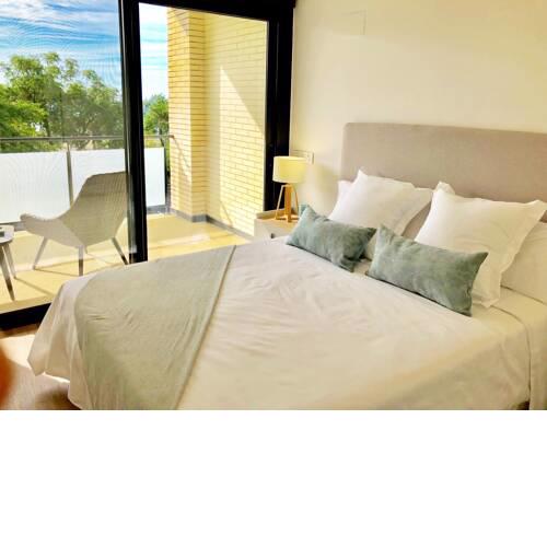 Luxurious House For 10 People In Front Of The Beach
