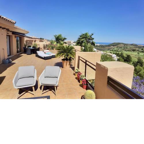 Luxurious penthouse 150 m2 terrace