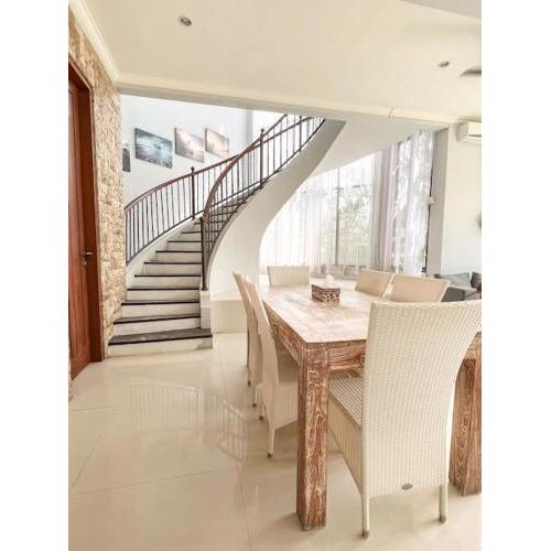 Luxurious Seminyak 3 bed 3.5 bath with private pool