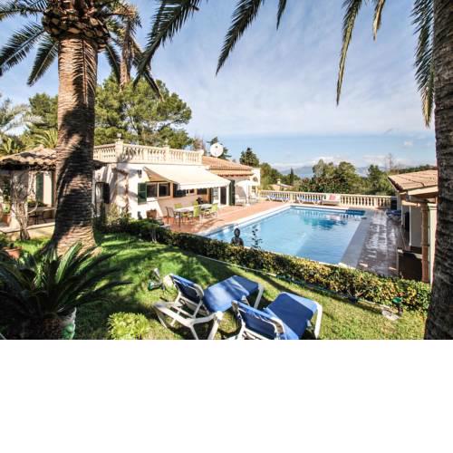 Luxurious Villa in Alcudia with Swimming Pool