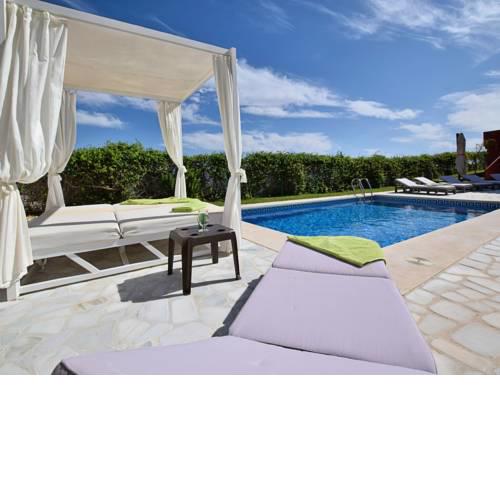 Luxurious Villa in Alhaurin de la Torre with Swimming Pool