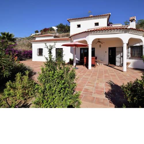 Luxurious Villa in Arenas with Swimming Pool