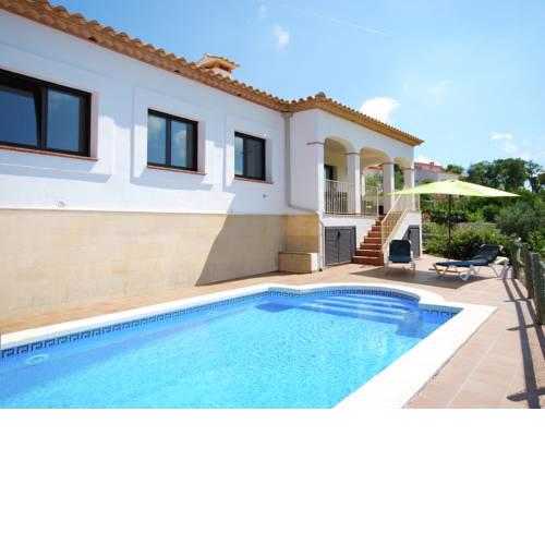 Luxurious Villa with Private Pool in Calonge Spain