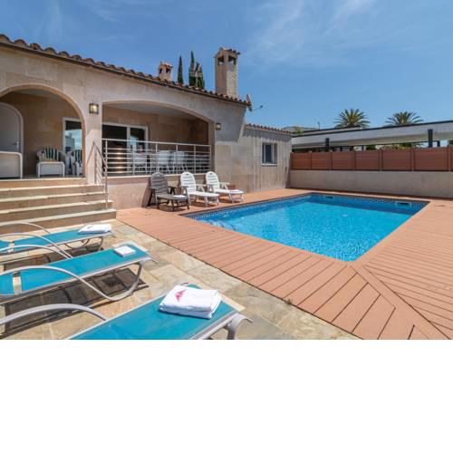 Luxurious Villa with Swimming Pool in Empuriabrava