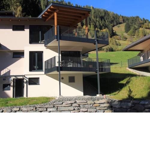 Luxuriously furnished apartment close to the ski area and the golf course