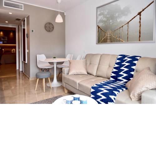 LUXURY 1 BEDROOM, 250m FROM THE BEACH! SWIMMING POOL!