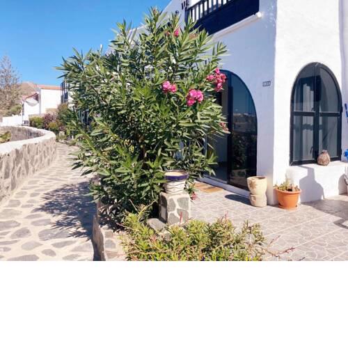 Luxury 1 bedroom apartment near ocean