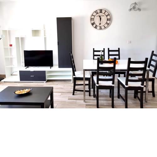 Luxury 2 bedroom APT 50 m from beach